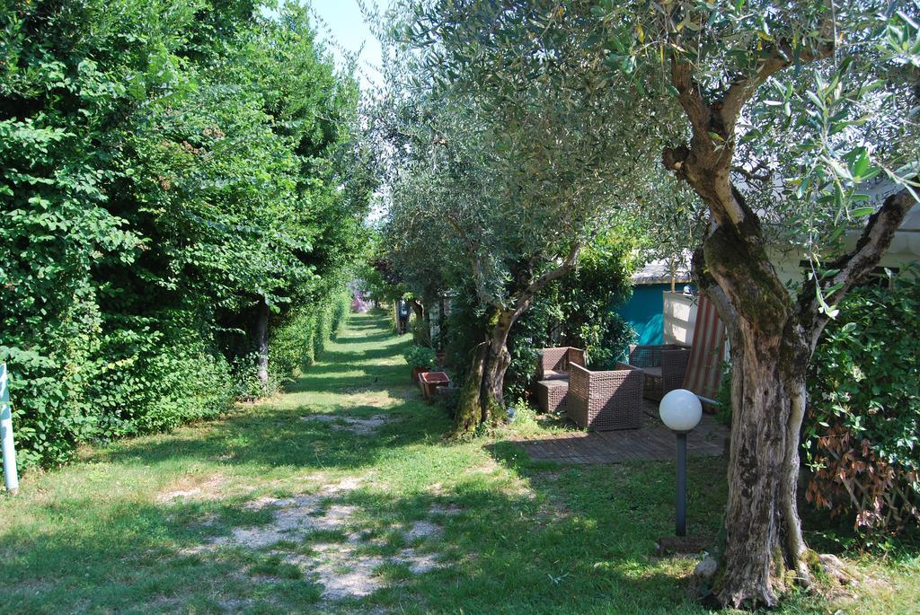 Camping Porto Srl 호텔 Moniga del Garda 외부 사진