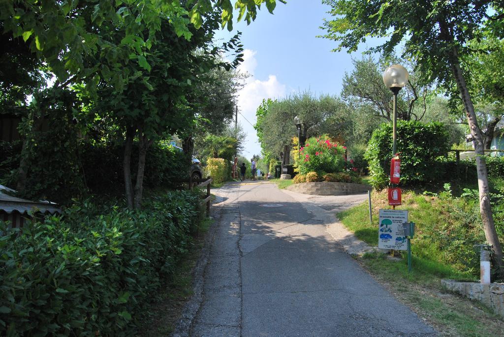 Camping Porto Srl 호텔 Moniga del Garda 외부 사진